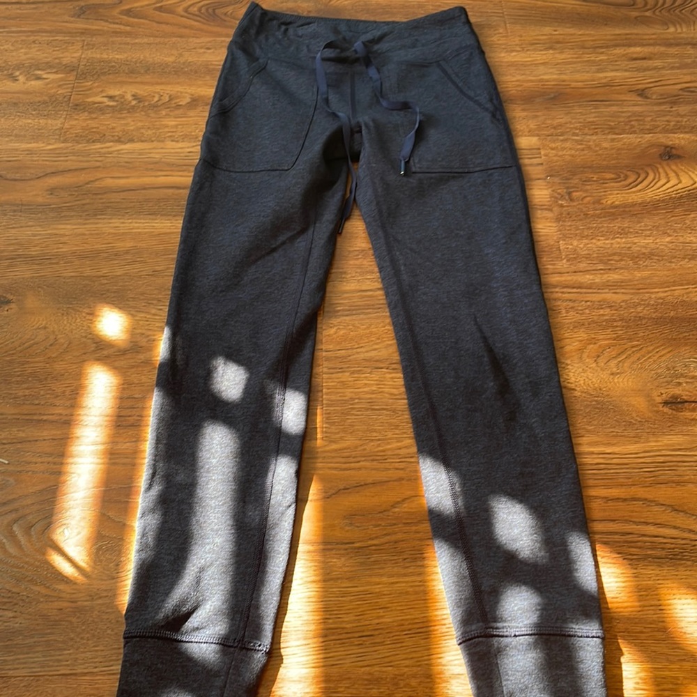 aerie navy blue leggings!